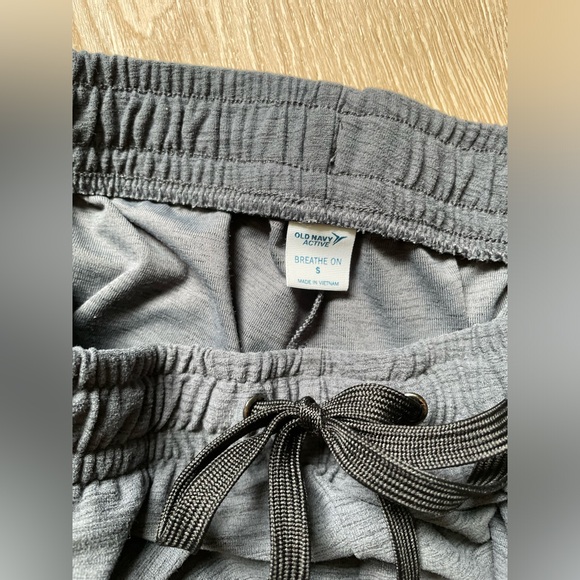 Old Navy Heathered Dark Grey Breathe on Adjustable Sweats (size small) - Picture 2 of 3